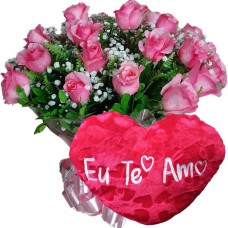 BP52-Buquê com 12 Rosas Cor Rosa+Coração Grande "Eu te Amo" 48x52