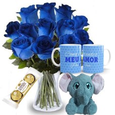 AV90-Arranjo no Vaso P com 12 Rosas Azuis+Chocolate 3un+ 1Caneca Azul "como e grande..."+Elefante 24cm